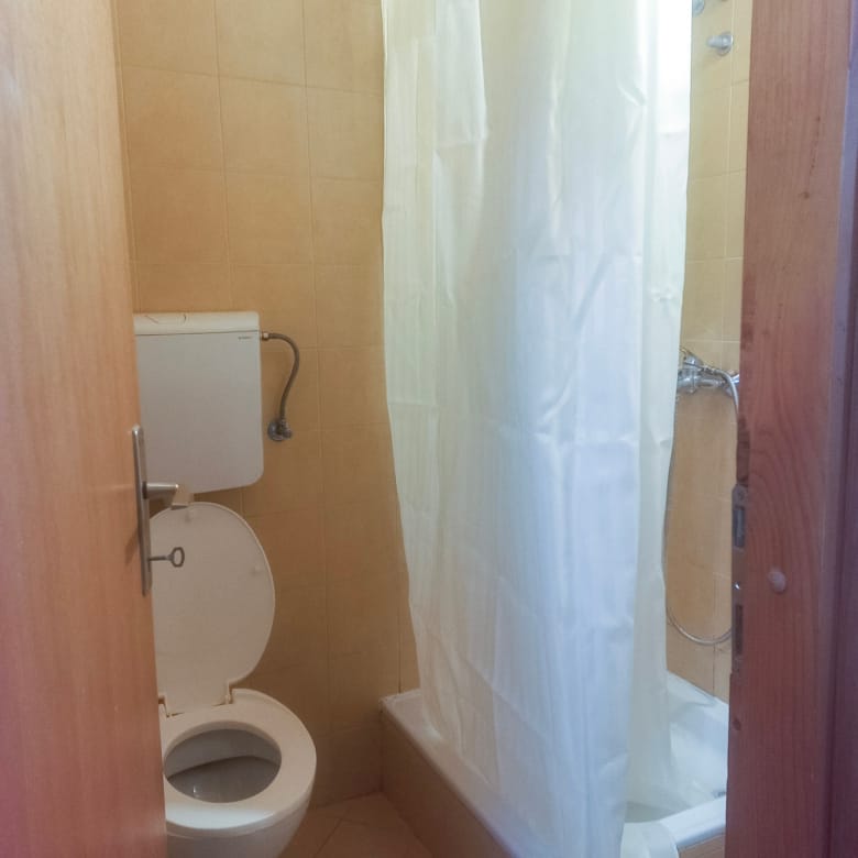 Garsonjera. Centar. Pešačka zona.