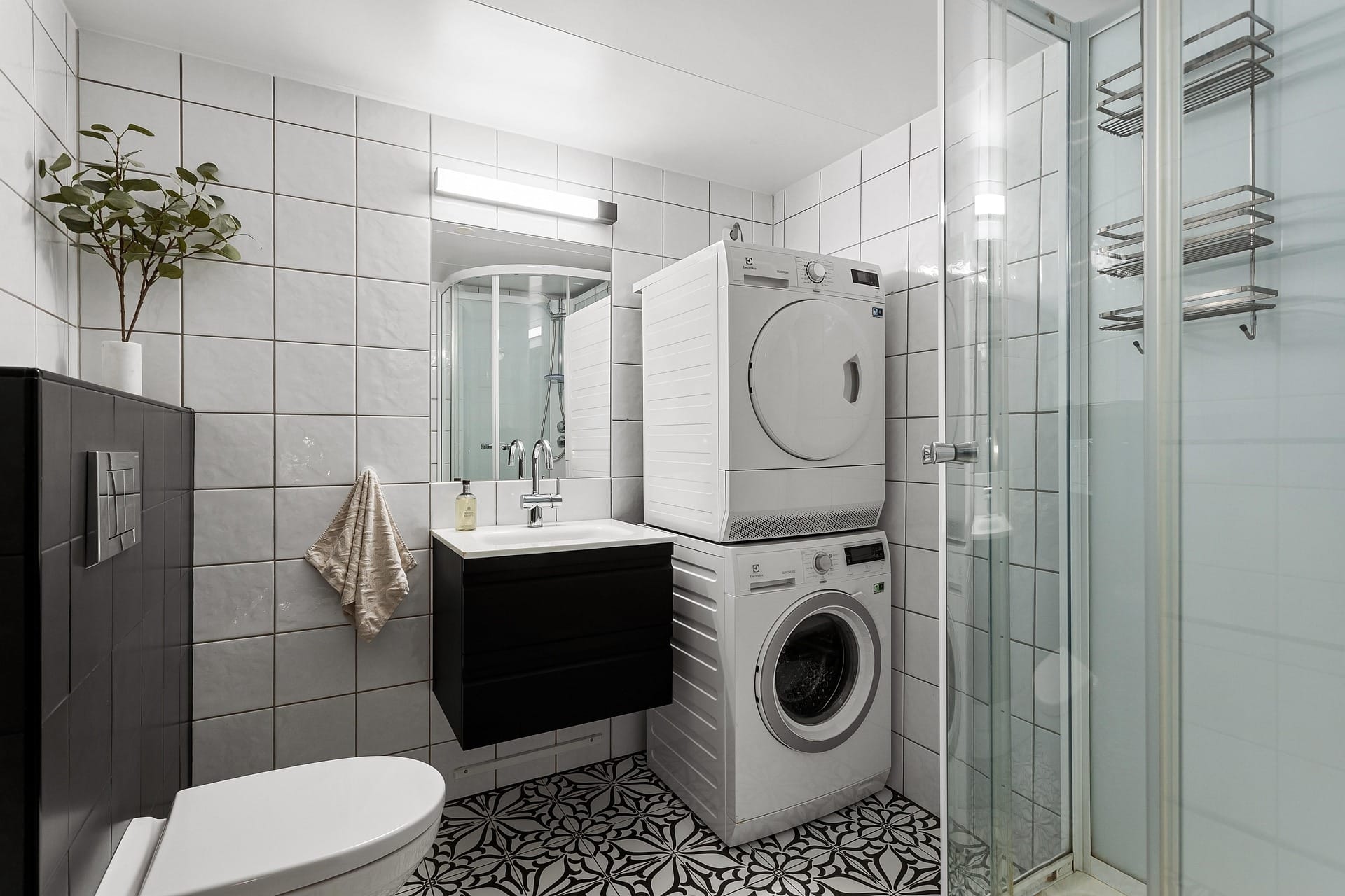 bathroom-8403088-1920